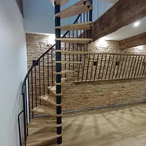 https://logement-entier-avec-garage.midi-pyreneeshotels.com